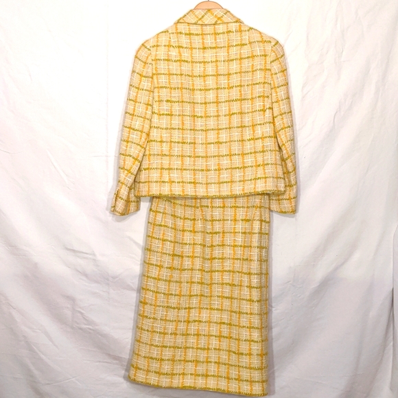 Vintage 60's yellow tweed suit from Silvia Mills in size 12 - Picture 3 of 10